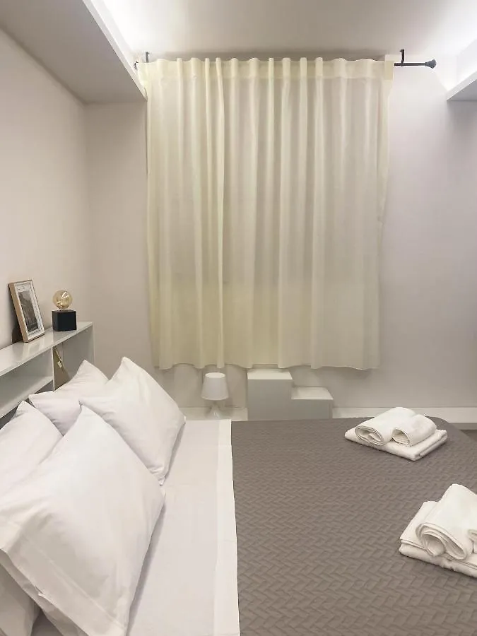 Emanuele Domus Apartment Catania Italia